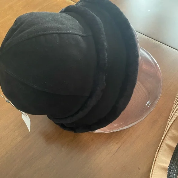 UGG Black City shearling Bucket Hat - Picture 2 of 8